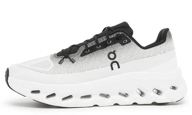 On Cloudtilt "Black/Ivory"