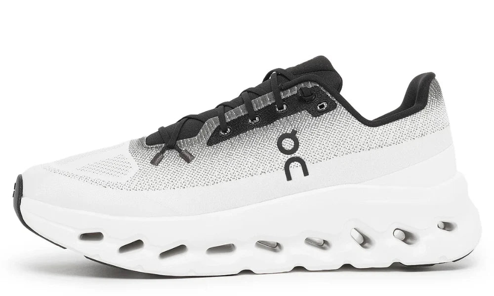 On Cloudtilt "Black/Ivory"