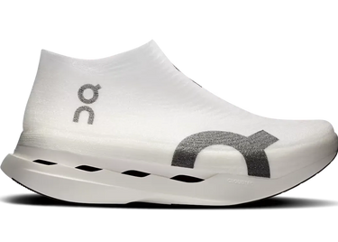 On Cloudboom Strike LightSpray "White / Black"