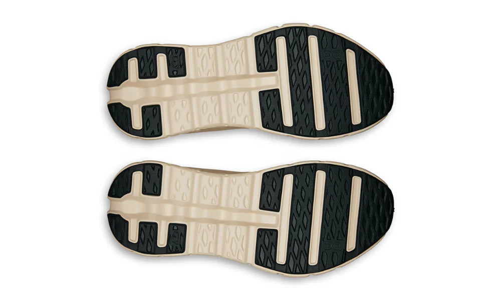 On Cloudtilt 'Ivory Almond'