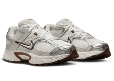 Nike V5 RNR "Sail/Fauna Brown/Phantom/Light Orewood Brown"