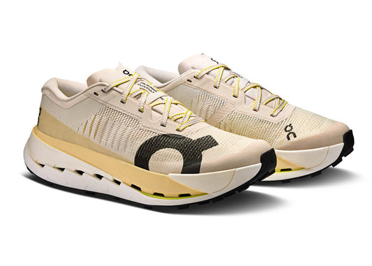 On Cloudultra Pro "pearl / lychee"