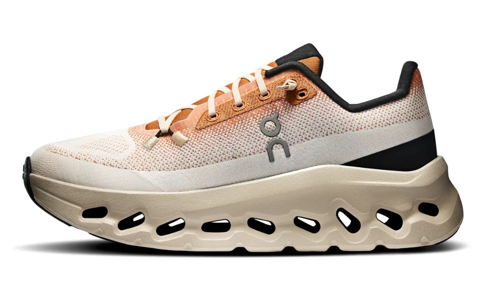 On Cloudtilt 'Ivory Almond'