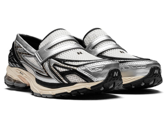 New Balance Mocassins 1906 "Silver Metallic with Black"
