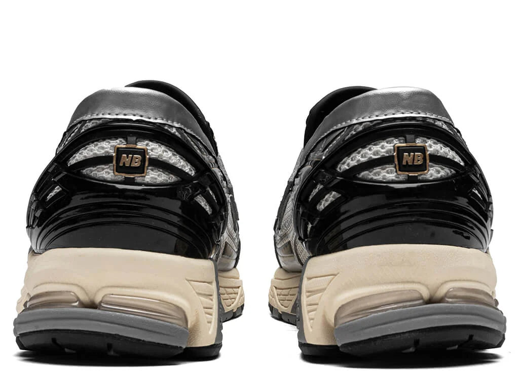 New Balance Mocassins 1906 "Silver Metallic with Black"