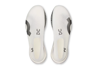 On Cloudboom Strike LightSpray "White / Black"