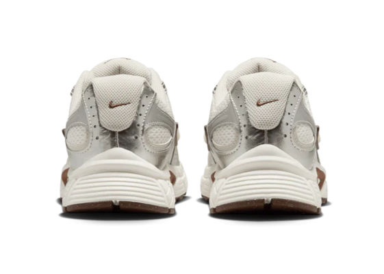 Nike V5 RNR "Sail/Fauna Brown/Phantom/Light Orewood Brown"