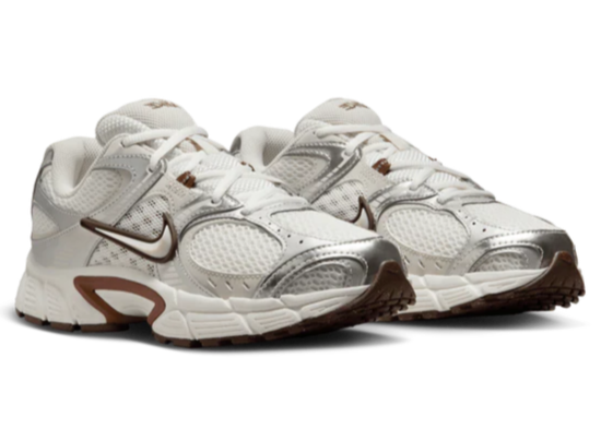 Nike V5 RNR "Sail/Fauna Brown/Phantom/Light Orewood Brown"