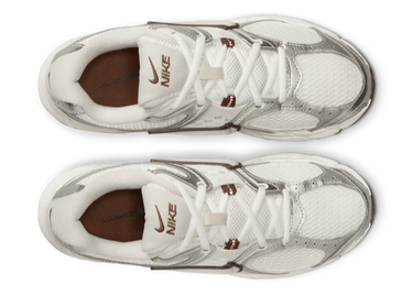 Nike V5 RNR "Sail/Fauna Brown/Phantom/Light Orewood Brown"