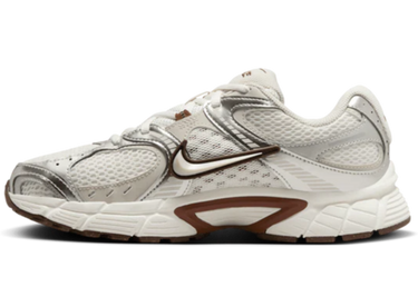 Nike V5 RNR "Sail/Fauna Brown/Phantom/Light Orewood Brown"