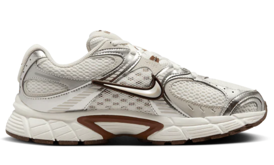 Nike V5 RNR "Sail/Fauna Brown/Phantom/Light Orewood Brown"