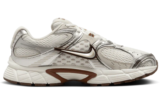 Nike V5 RNR "Sail/Fauna Brown/Phantom/Light Orewood Brown"