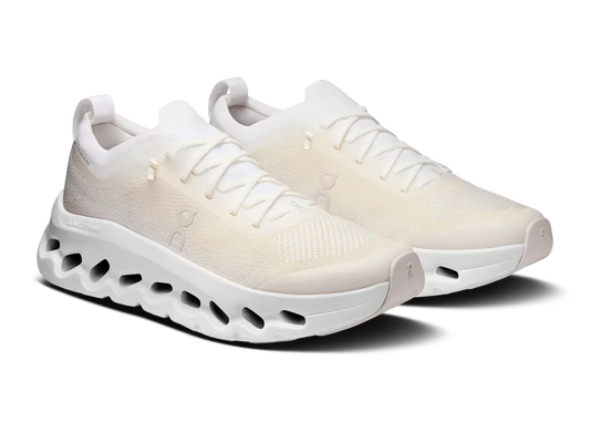 On Cloudtilt Moon "White / Frost"