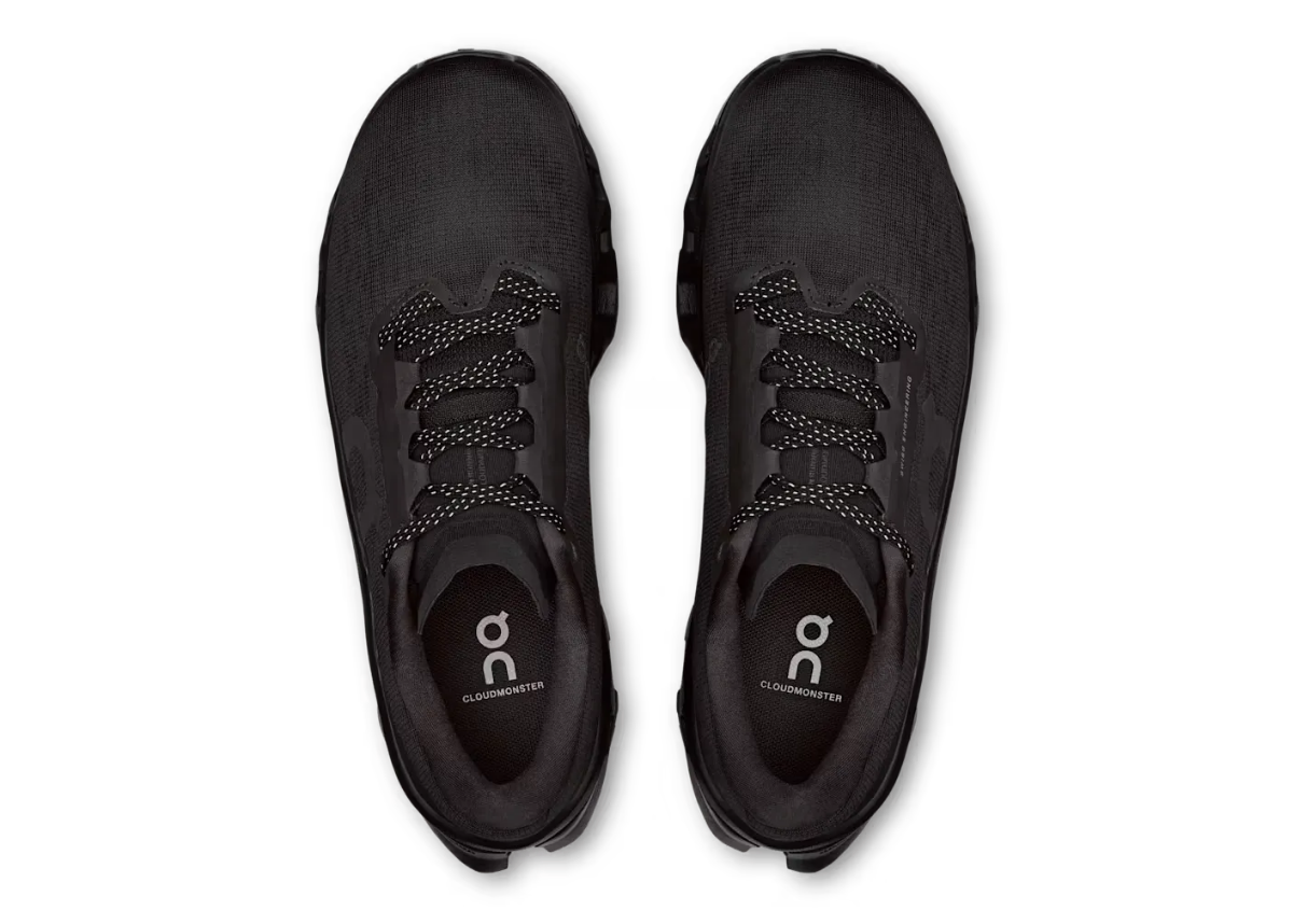 On Cloudmonster 3 "Black"