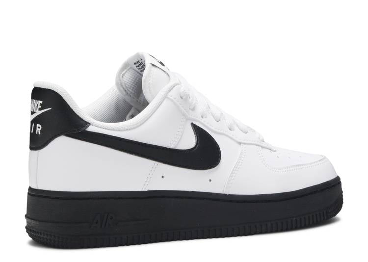 NIKE AIR FORCE 1 07 LOW WHITE BLACK MIDSOLE